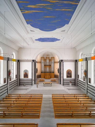 RAUM IM WANDEL; Pfarrkirche Maria Geburt, Oberegg/AI
